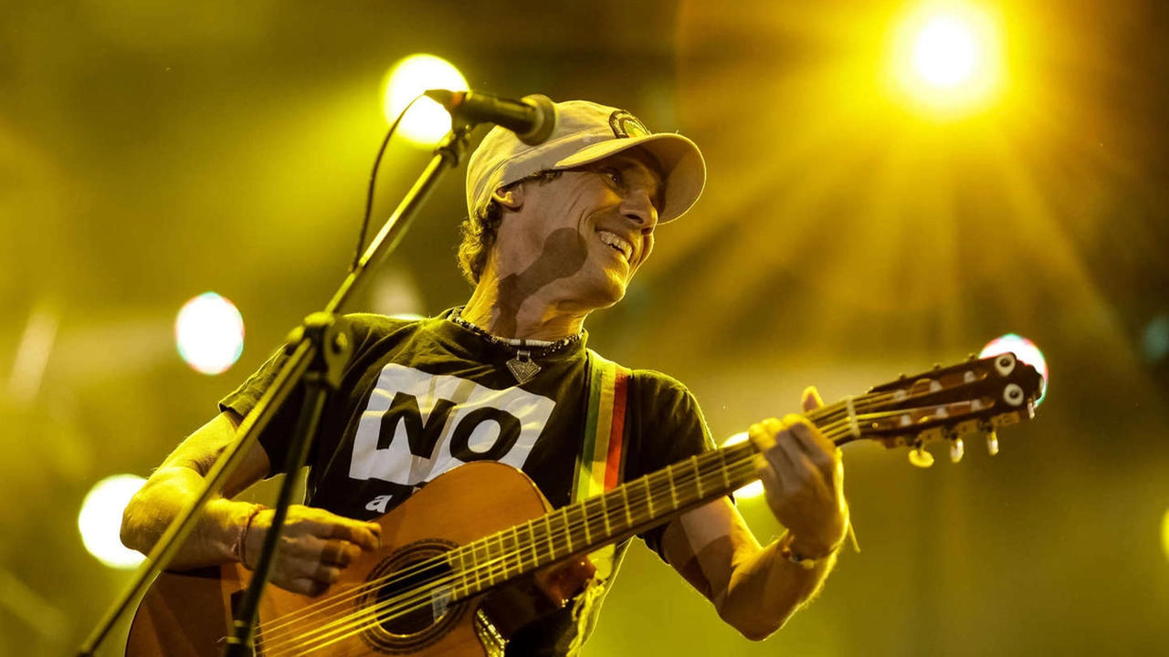 Manu Chao a Bergamo con il suo concerto acustico, dove vederlo e quando