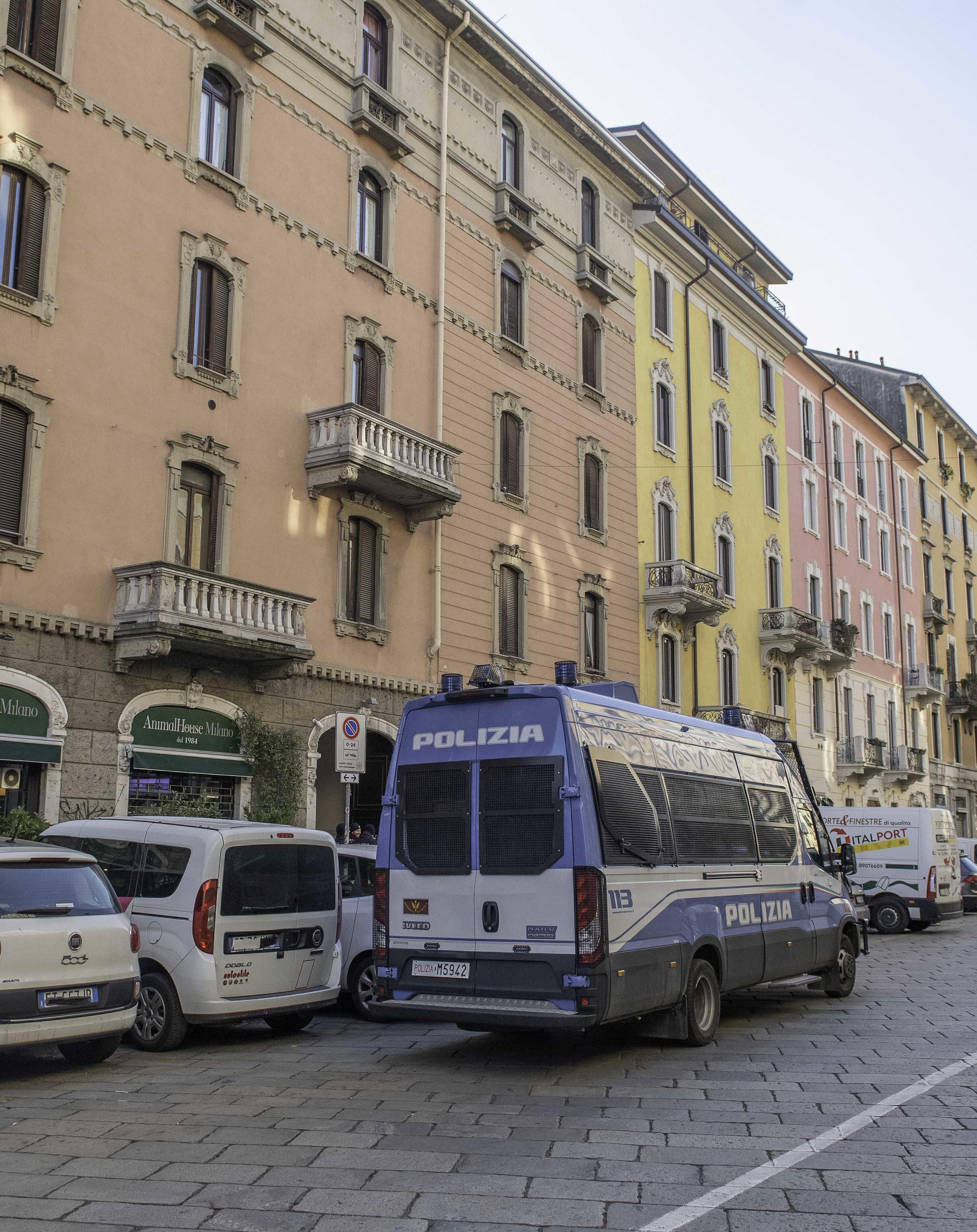 Sfratti E Proteste Nel Palazzo Ats Di Via Adige A Milano Procedura Illegale