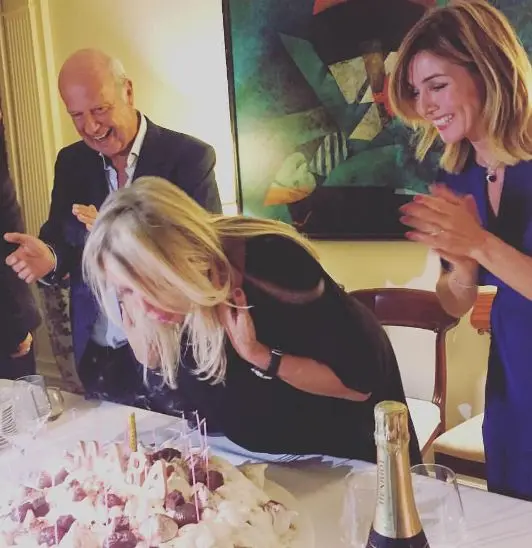 Buon compleanno Mara Venier, una festa tra moda e amici a Milano