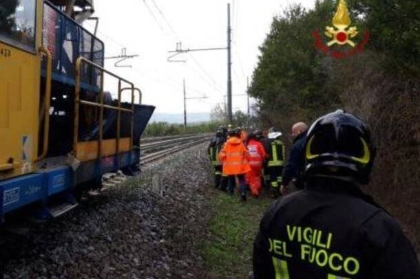 Vigili del fuoco sul luogo della frana