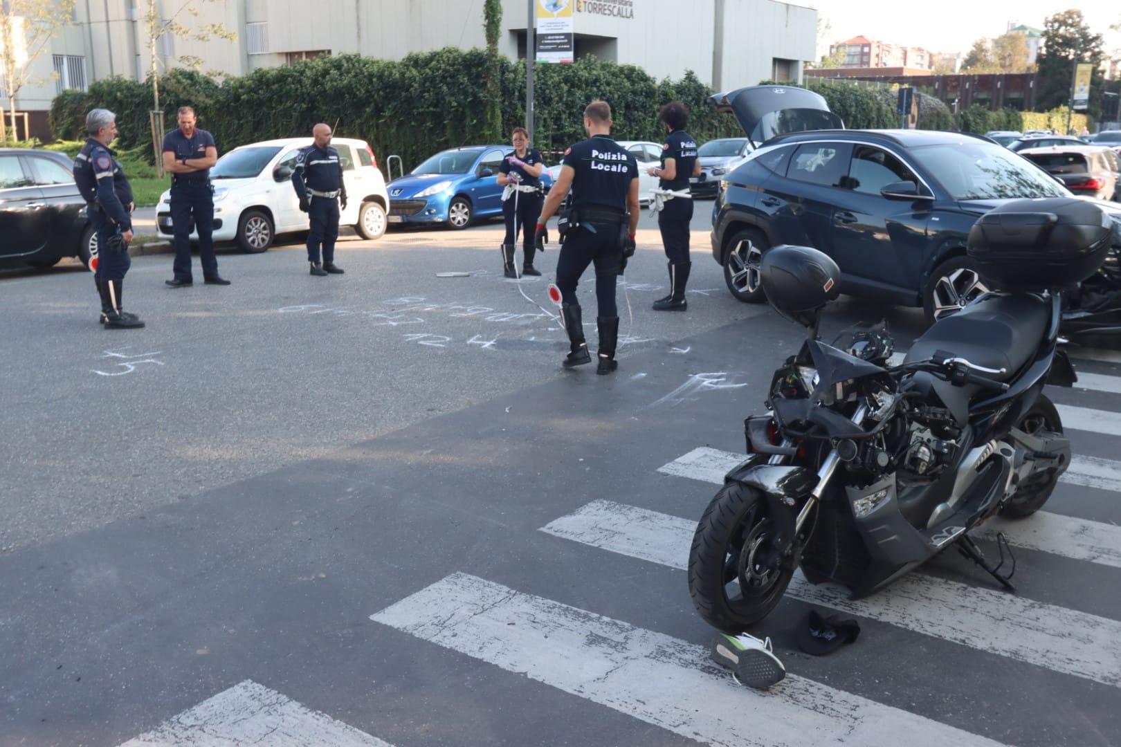 Incidente In Via Celoria A Milano Scontro Frontale Tra Auto E Moto