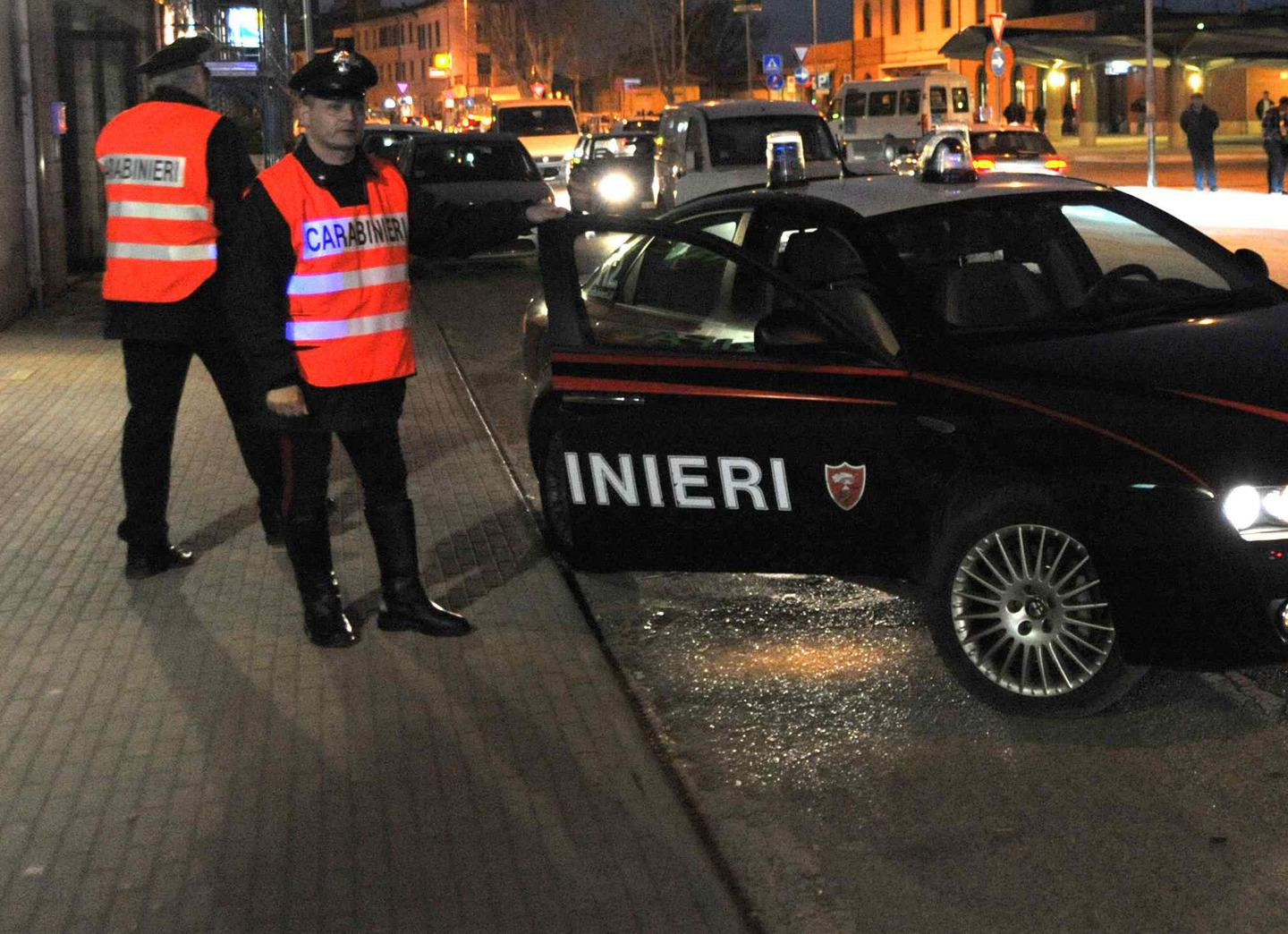 Paura In Farmacia Entra Armato E Fa Una Rapina