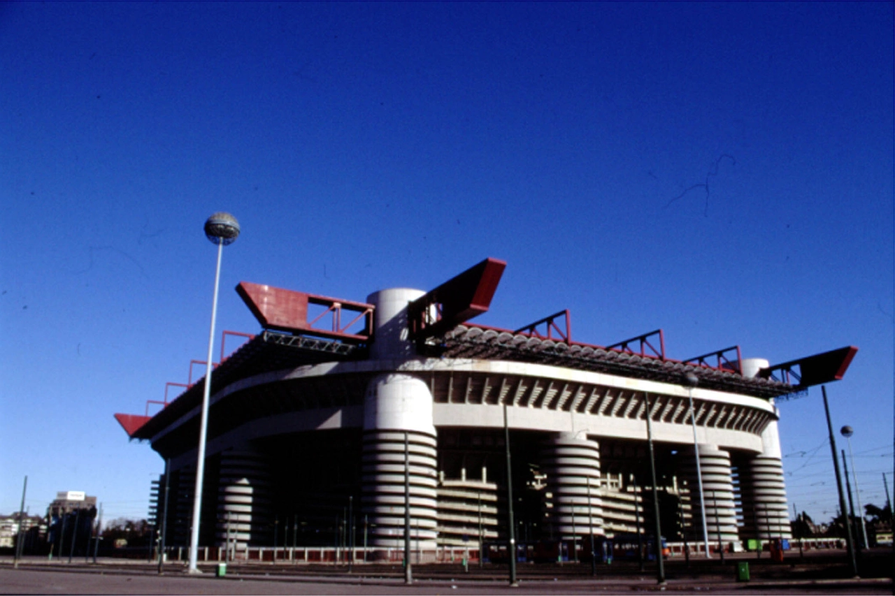 STADIO " GIUSEPPE MEAZZA" DI MILANO SAN SIRO