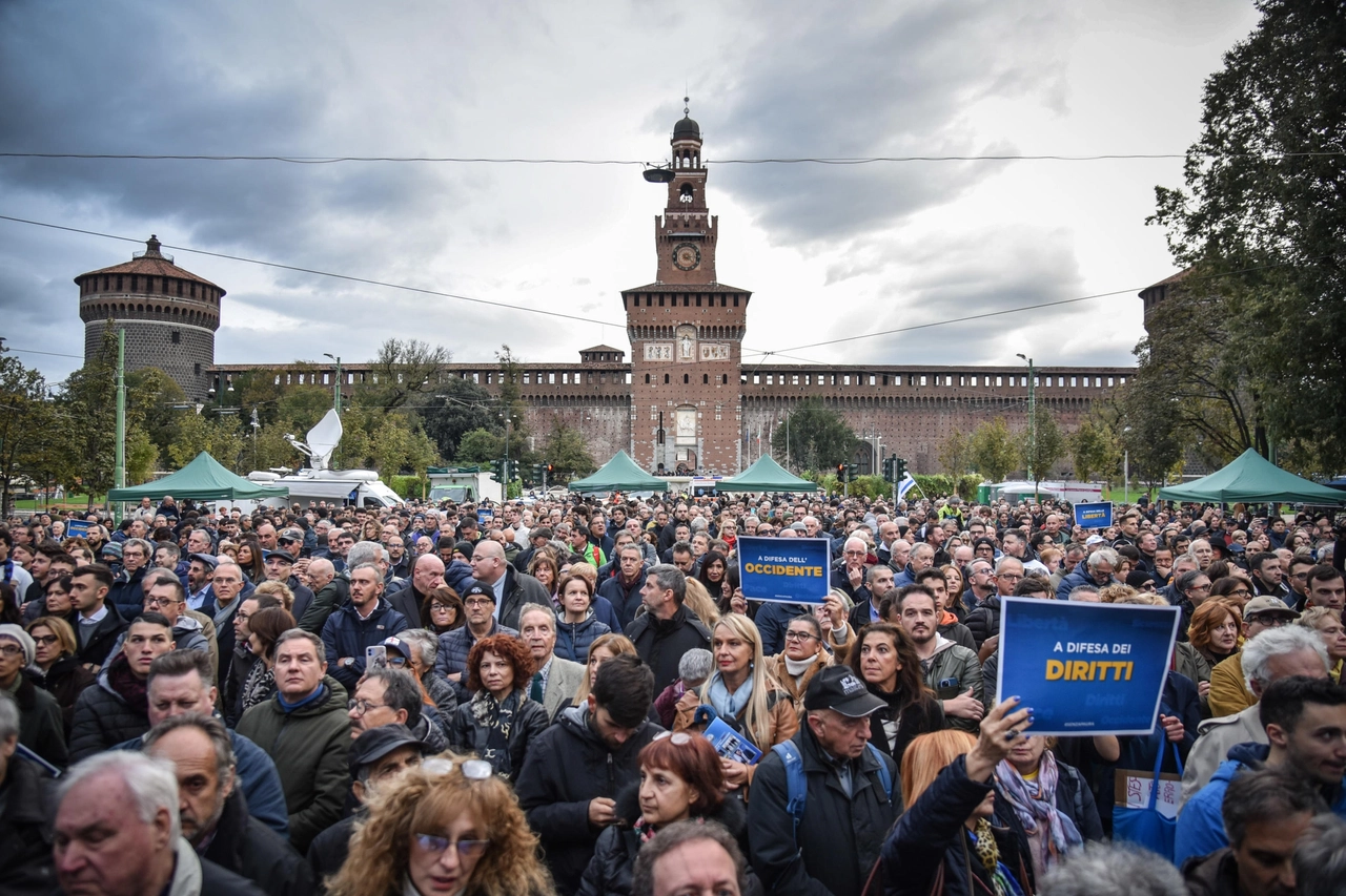 La manifestazione della Lega “Senza Paura” in piazza Cairoli