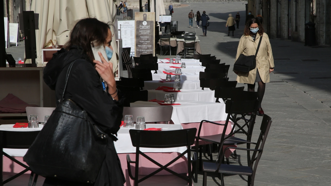 Riaprono bar e ristoranti fino alle 18