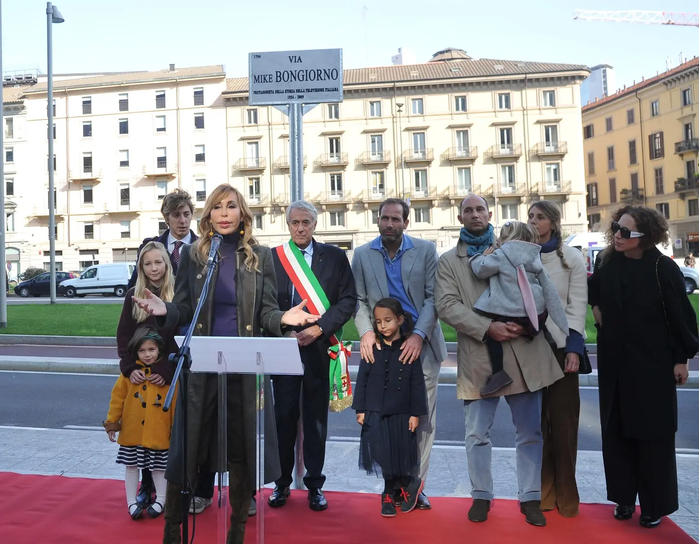 Porta Nuova, intitolata una via a Mike Bongiorno.