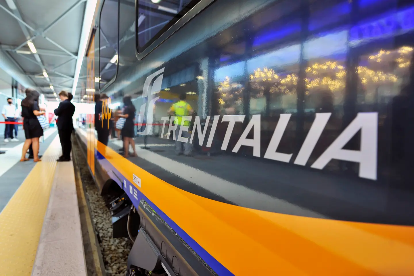 I militari contro Trenitalia: "Noi garantiamo la sicurezza e voi ci multate. Perché?"