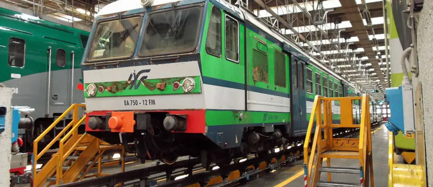 Milano: un treno vintage, vero, per souvenir