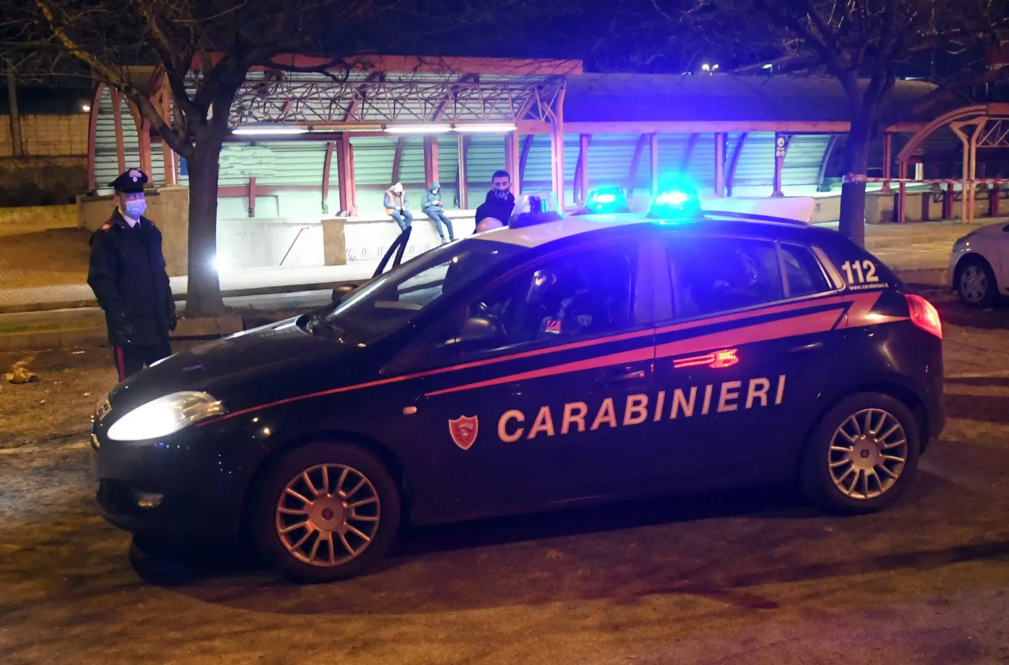 Pessano con Bornago, cinquantenne accoltellato in strada