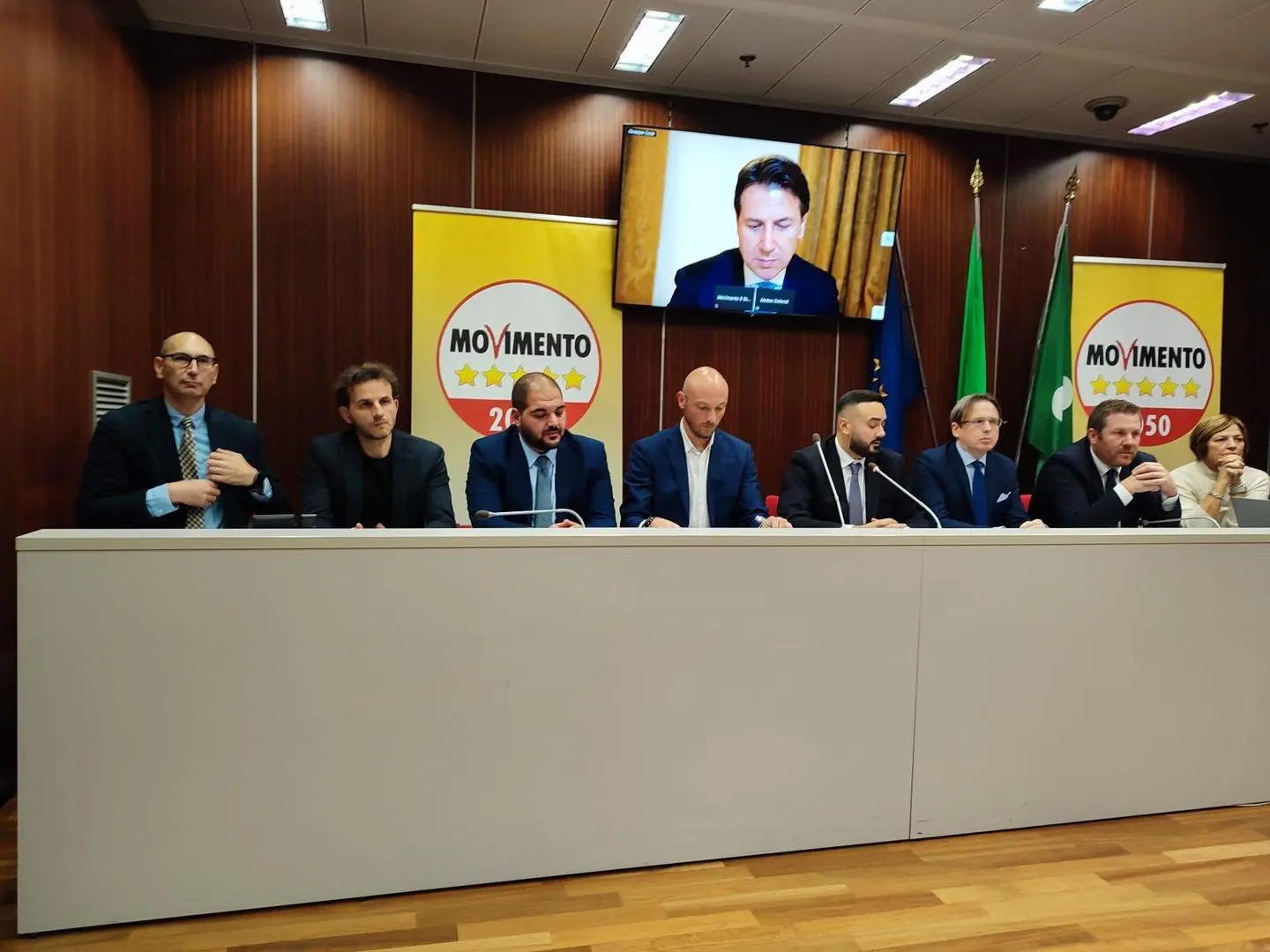 Regionali Lombardia, i 5 Stelle aprono al Pd: "Sì al confronto ma si parta dal programma"