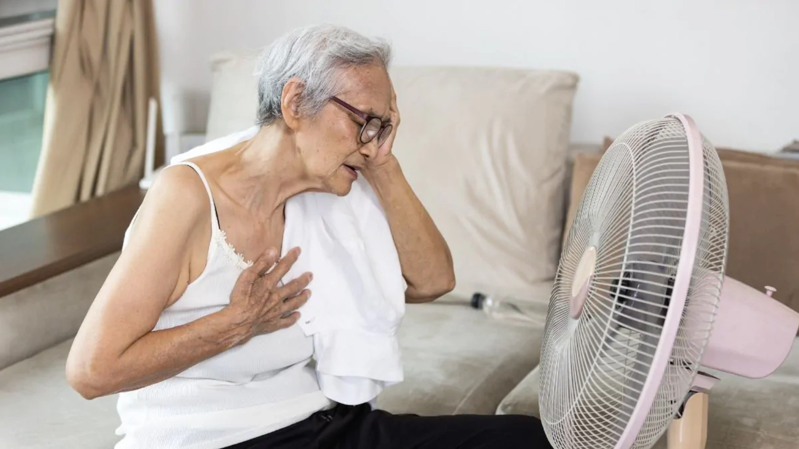 Gli anziani sono la fascia d'età più a rischio durante le ondate di caldo (foto di repertorio)