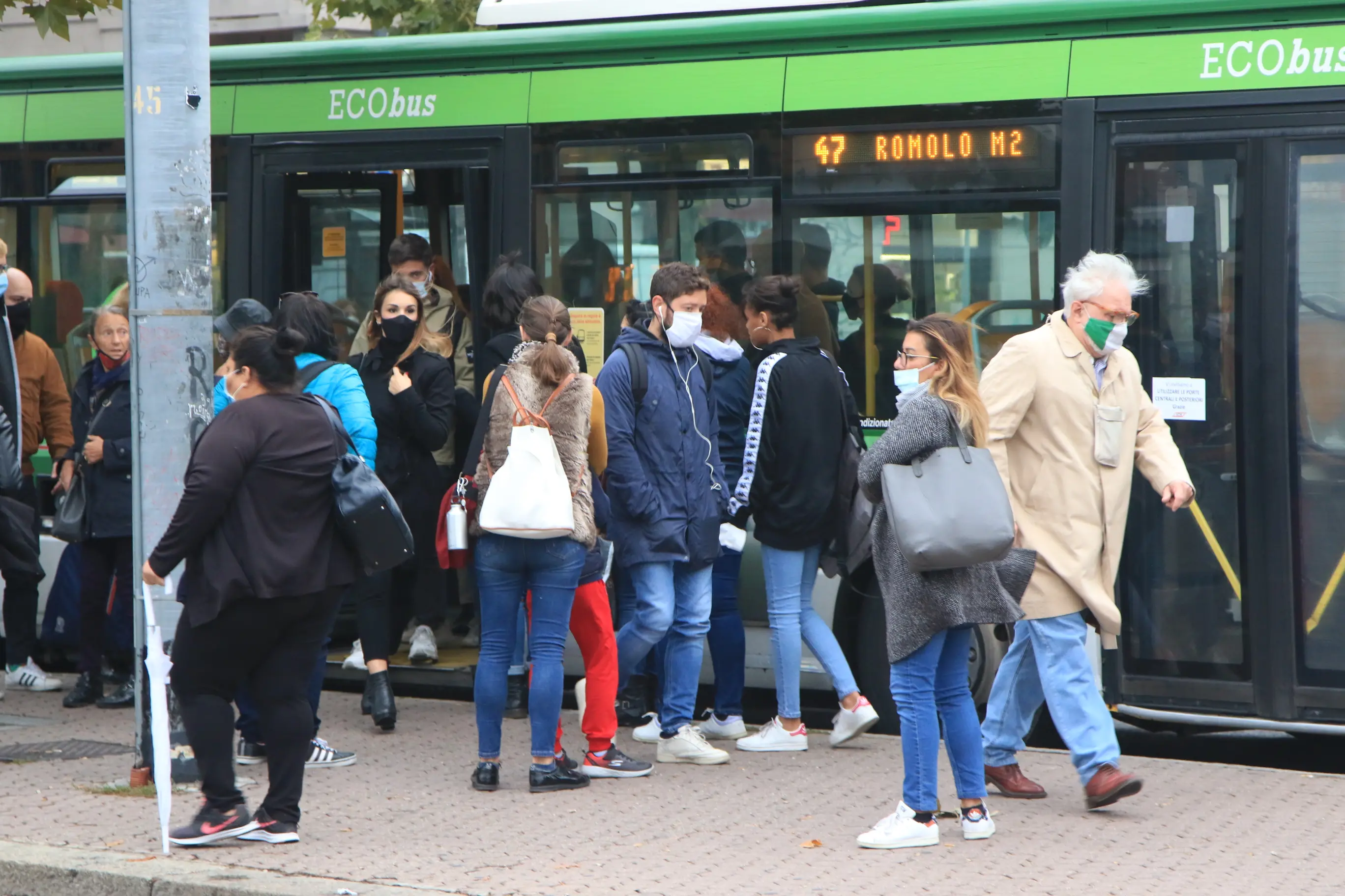 Milano zona arancione: riaprono le scuole, il piano è pronto