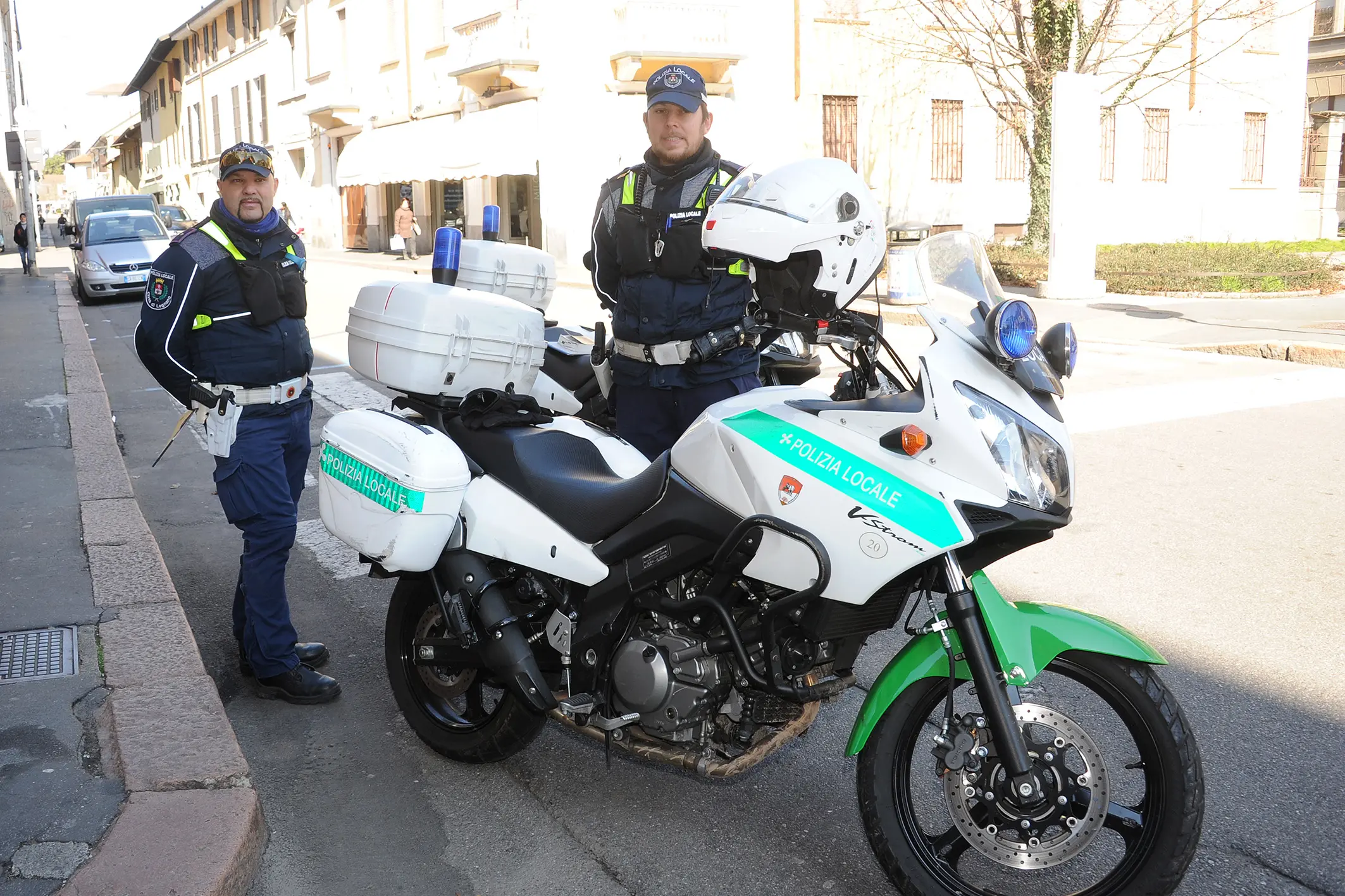 Legnano, scippa la borsa a un'anziana in un bar del centro: 24enne fermato