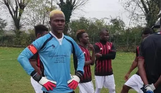 Issaka Coulibaly, morto di freddo a 27 anni il portiere della squadra dei rifugiati