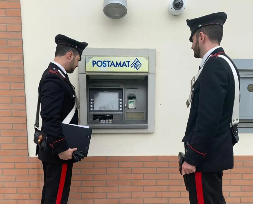 Vidigulfo, sventato colpo esplosivo al PostaMat