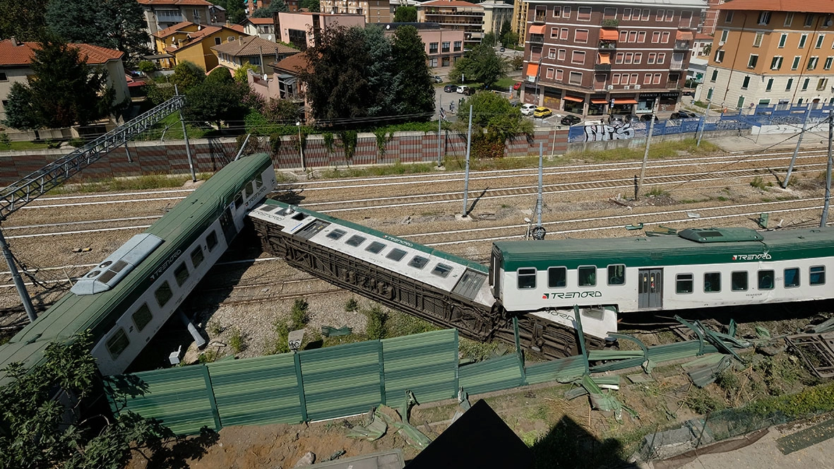 Il treno fantasma deragliato in stazione a Carnate il 19 agosto 2020