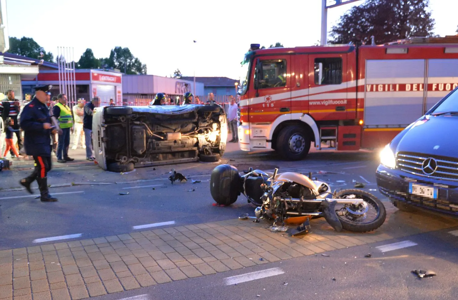 Incidente a Saronno: morto motociclista