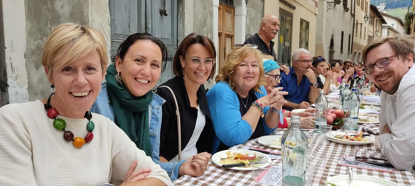 Bormio, tutto esaurito per la pizzocherata record: è la più lunga d'Italia / Il video