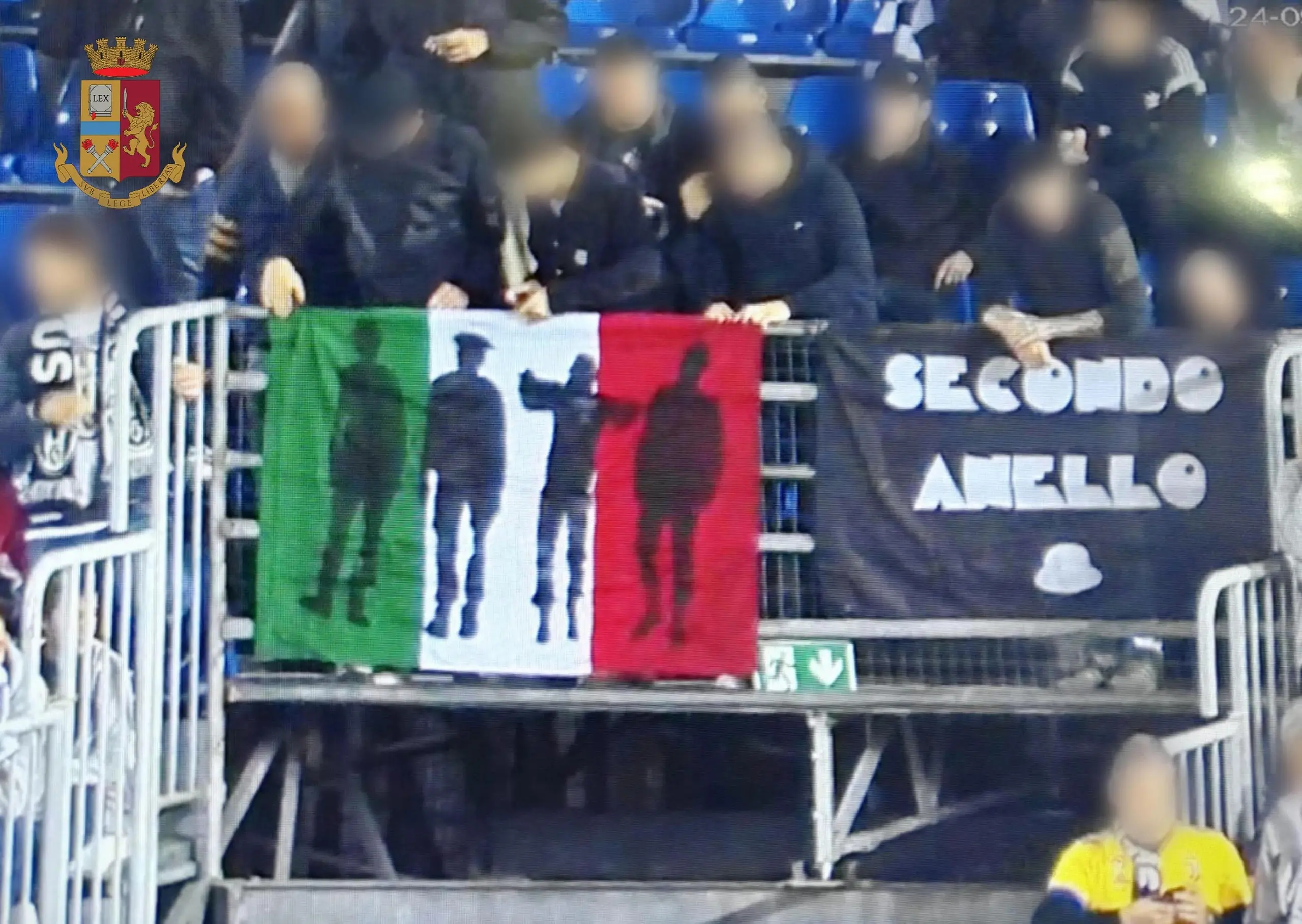 Striscioni, monete finte, partite bloccate: perché i tifosi