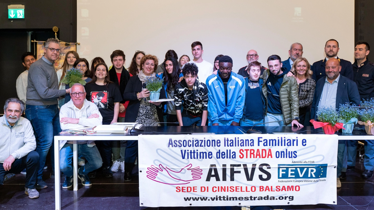 VIDEO  Studenti a scuola di sicurezza stradale