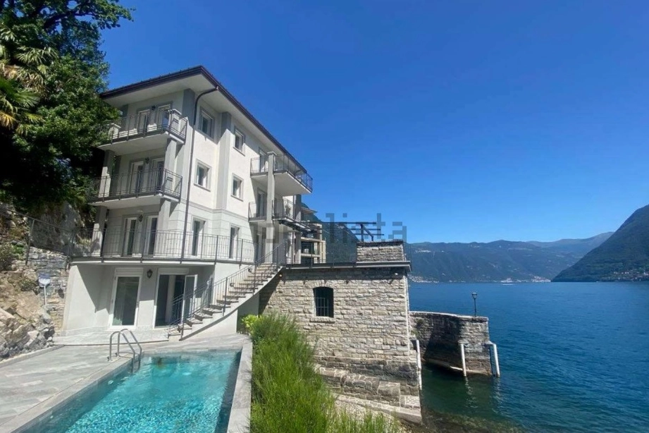 La villa con piscina in vendita a Laglio (Como)