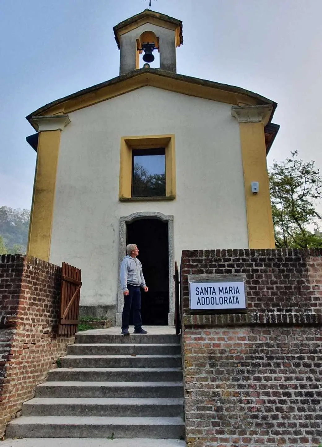 Basta furti e raid, benefattore dona l'antifurto alla chiesa dell’Addolorata di Trezzo