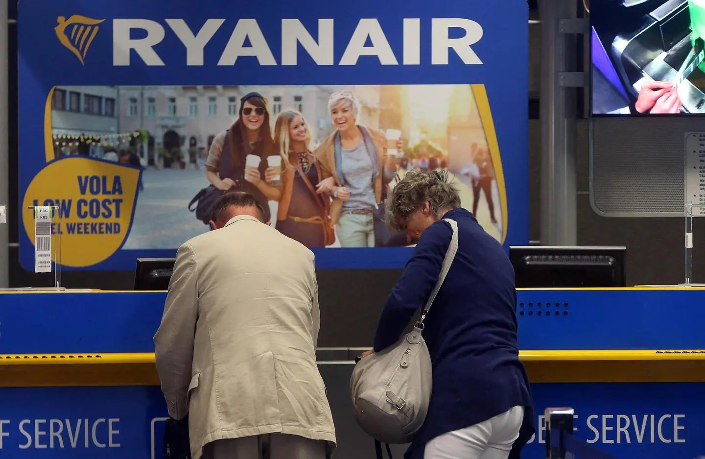 Ryanair, scattano le nuove regole per i bagagli