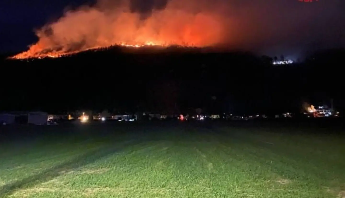 Incendio a Montegrino Valtravaglia: in fiamme sette ettari di boschi