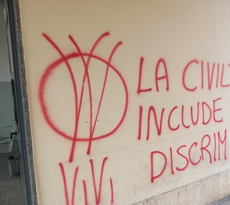 Spuntano Scritte No Vax Alla Stazione Dei Treni