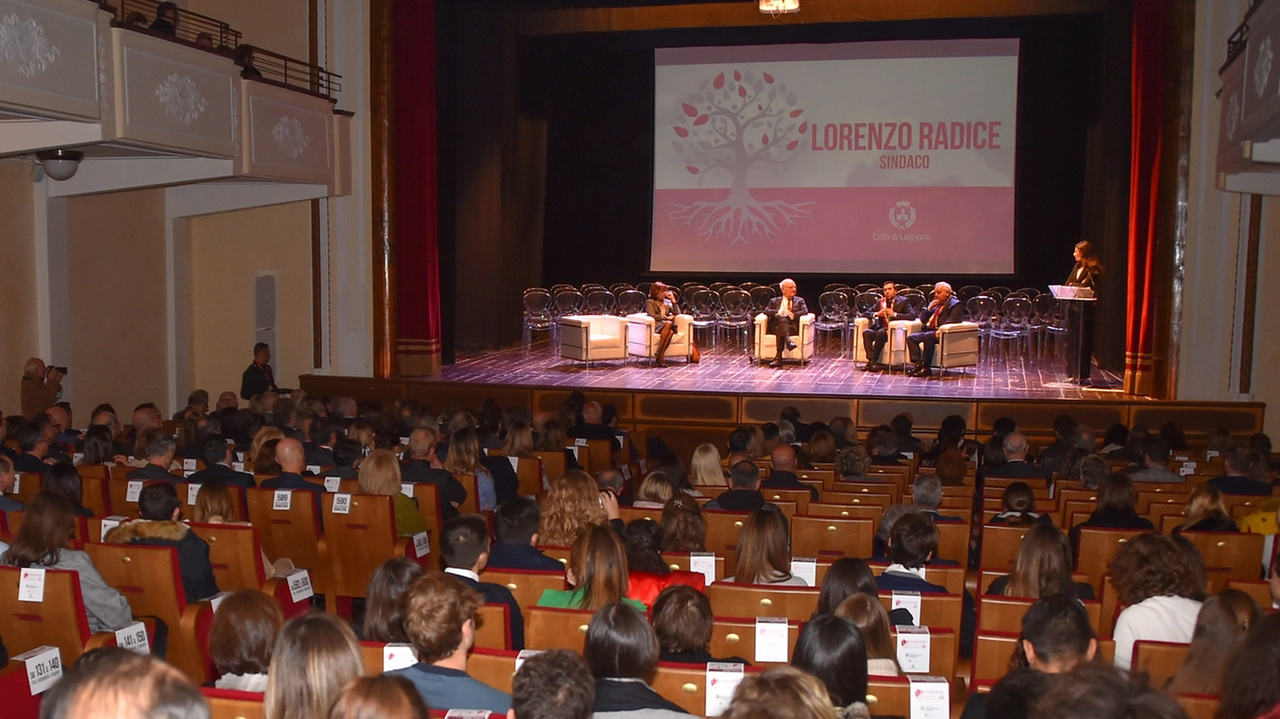 Legnano, caccia al nuovo gestore del Teatro Tirinnanzi