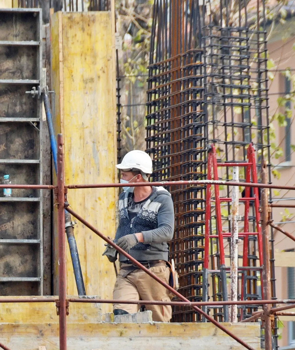 Brescia, il Covid ferma anche i cantieri: assente quasi un addetto su 4