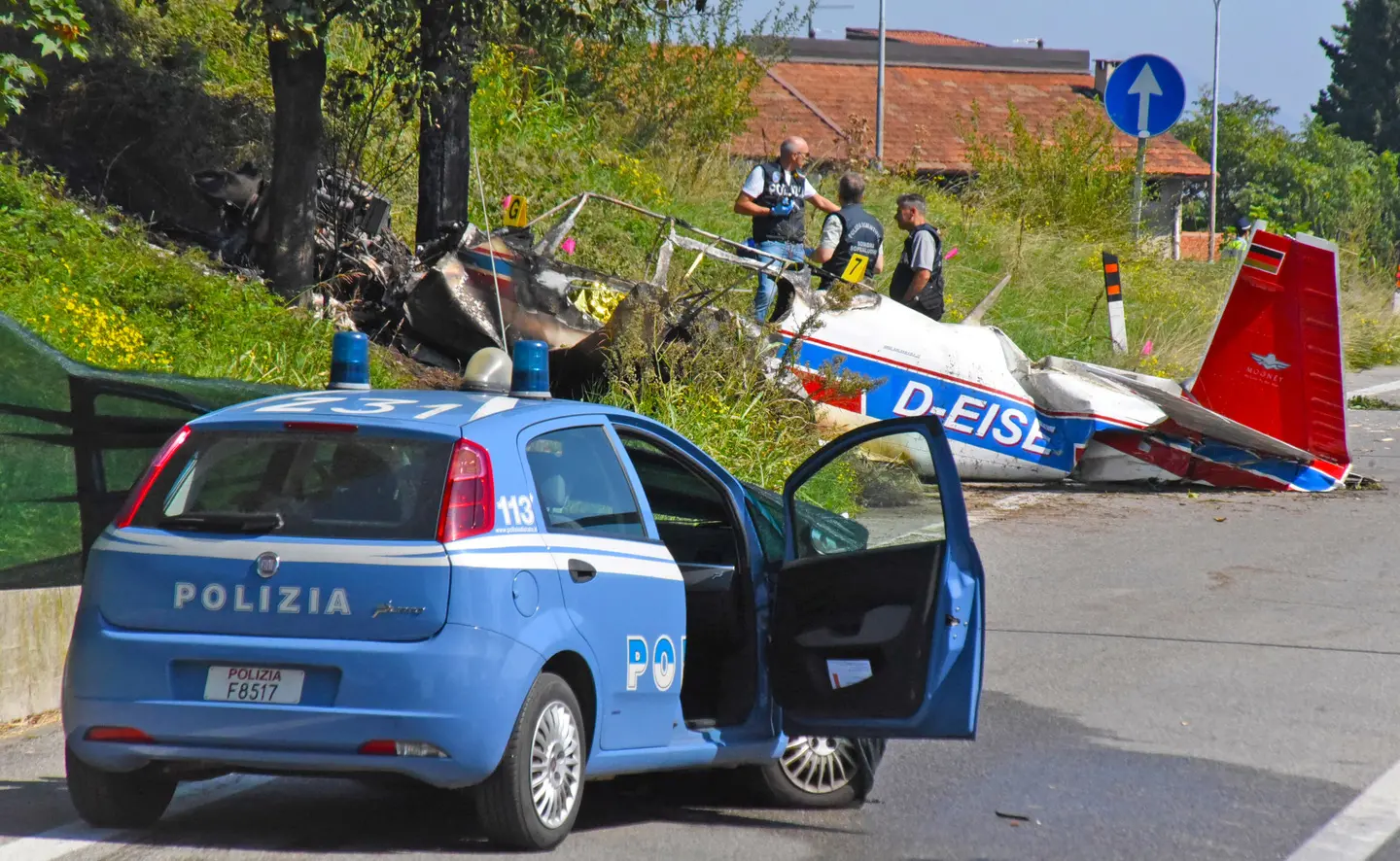 Bergamo, precipita aereo da turismo: muore 15enne. Pm: "Un’avaria al decollo"