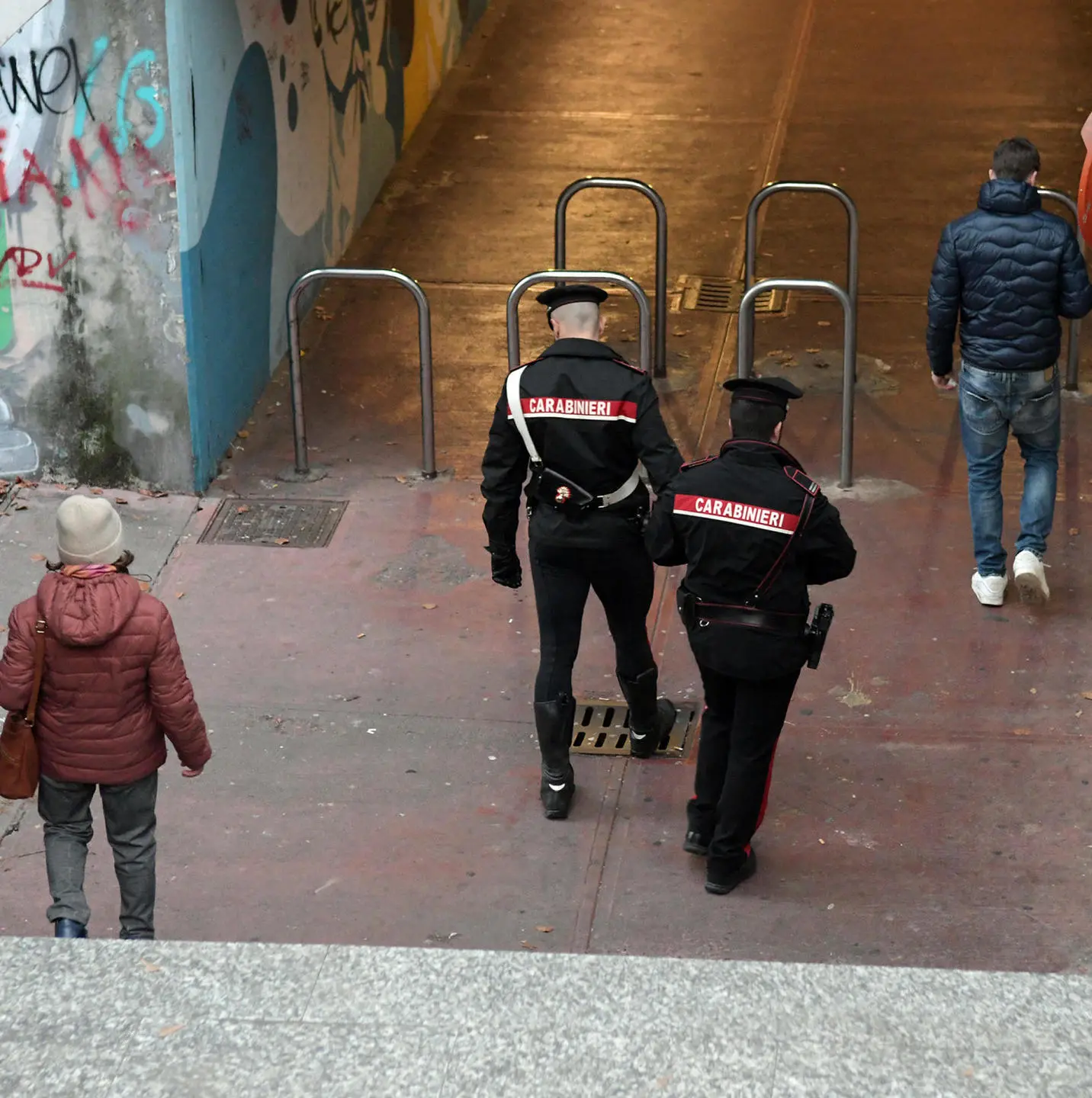 Accoltellamenti, vandalismi alle medie, incendi alle elementari: a San Donato è allarme violenza fra i giovanissimi