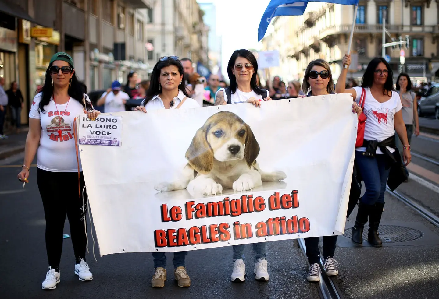 Antivivisezionisti in corteo a Milano: "Basta sperimentazioni sugli animali"