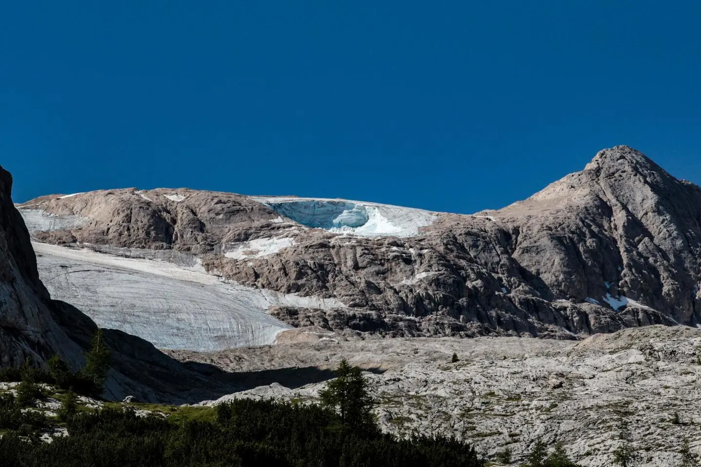 Crollo Marmolada, il ghiacciaio riapre: revocata la 'zona rossa'