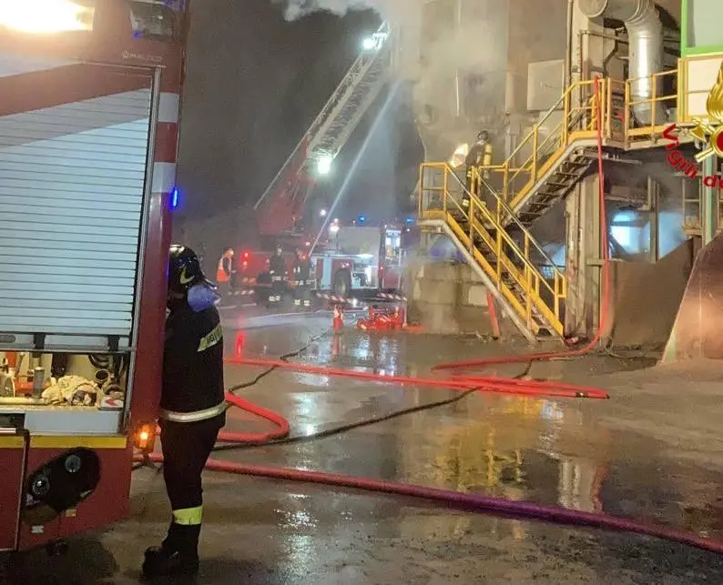 Incendio in ditta Indagini in corso