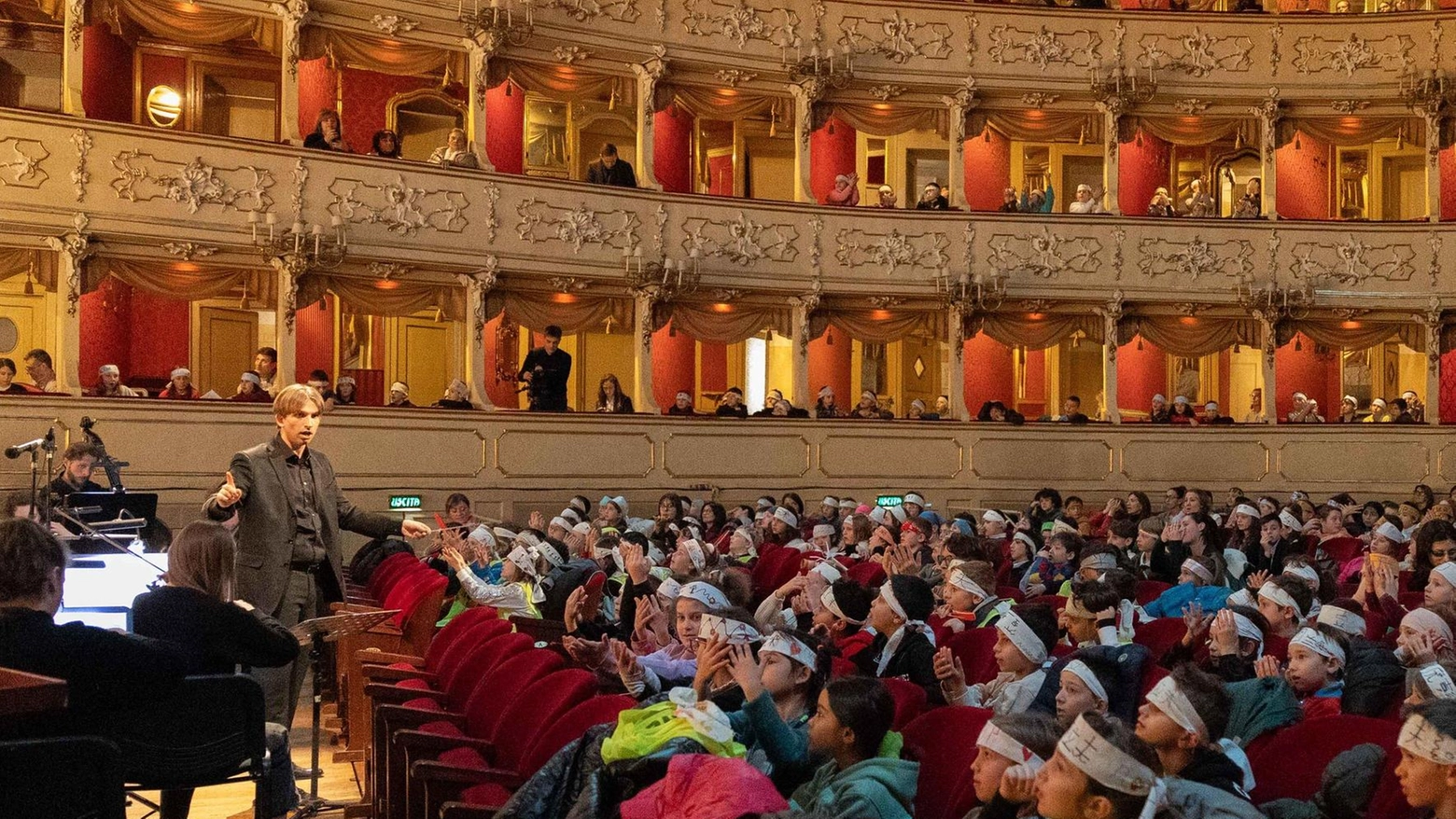 I bambini cantano la Turandot. In scena tremila alunni e 66 scuole
