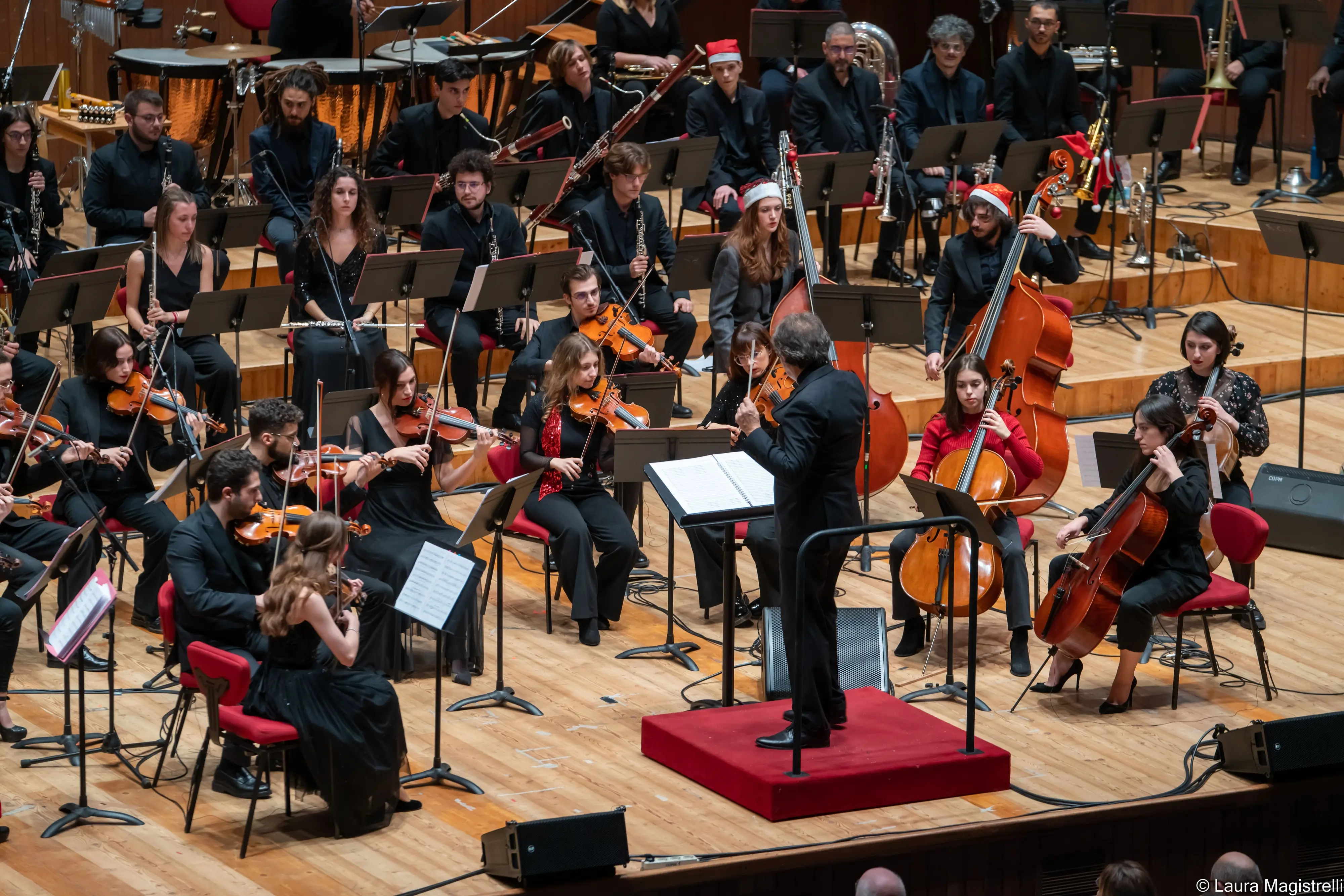 Conservatorio, ovazione per il concerto benefico dell'orchestra ritmico-sinfonica