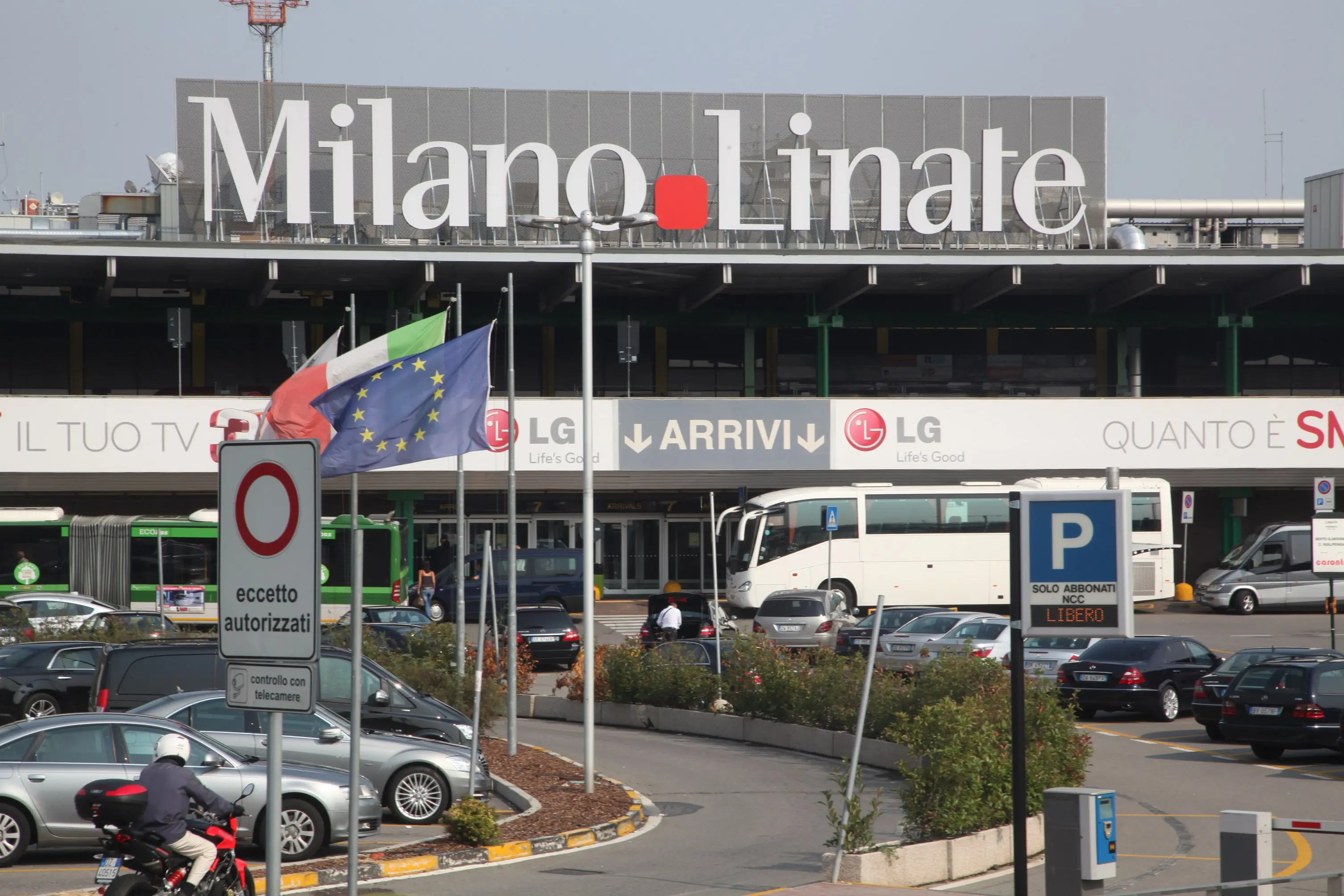 Piano di investimenti aeroportuali, in arrivo 580 milioni per potenziare Linate e Malpensa