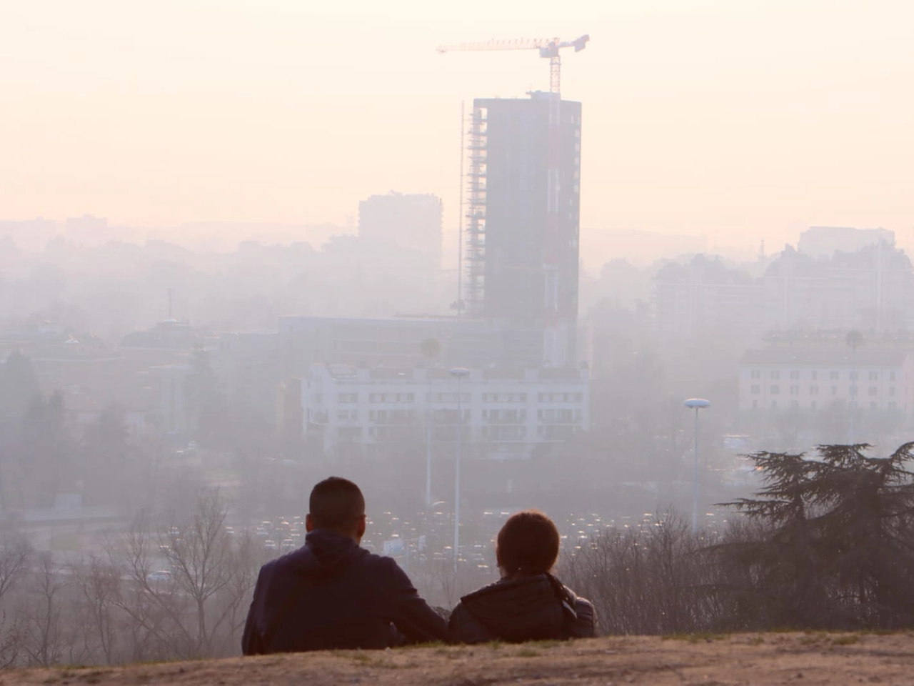 La cortina di smog che avvolge Milano