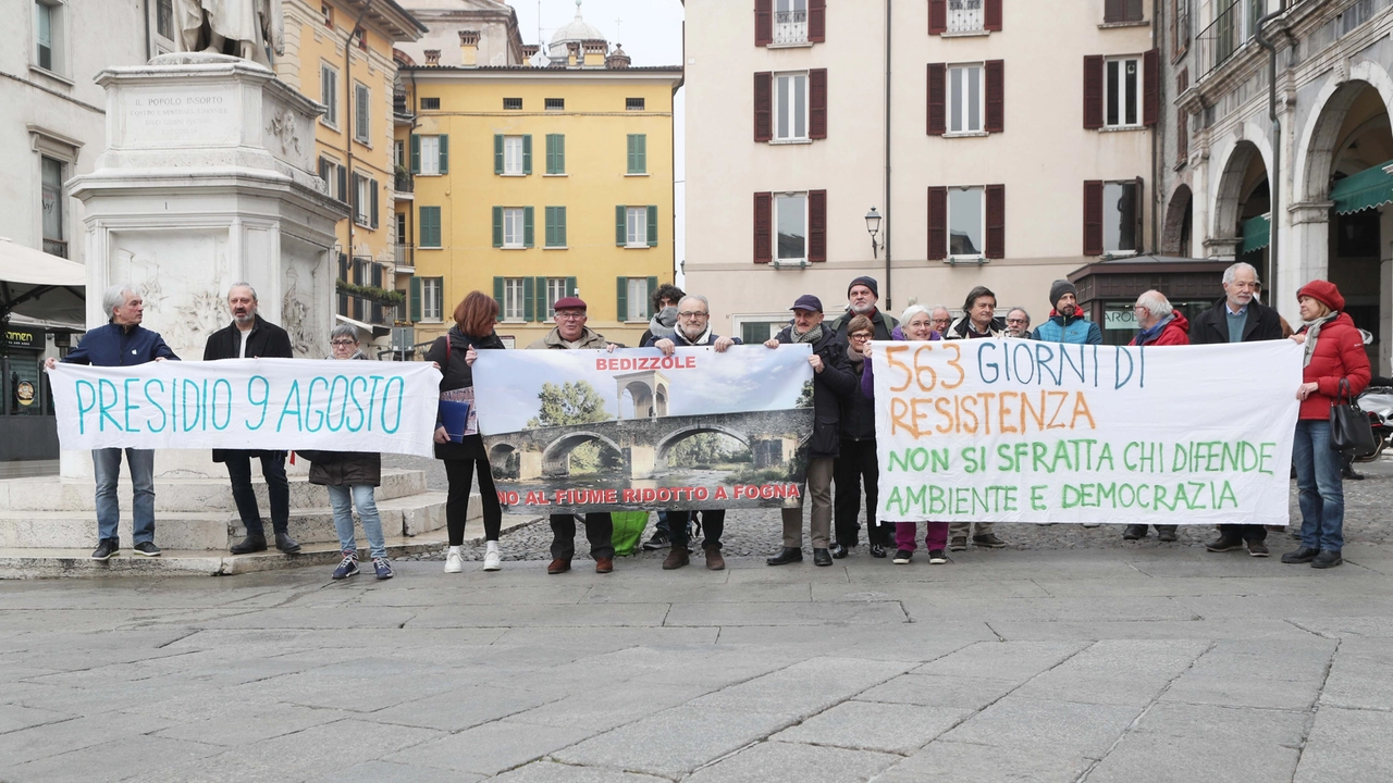 Il flashmob dello scorso agosto in piazza della Loggia a Brescia