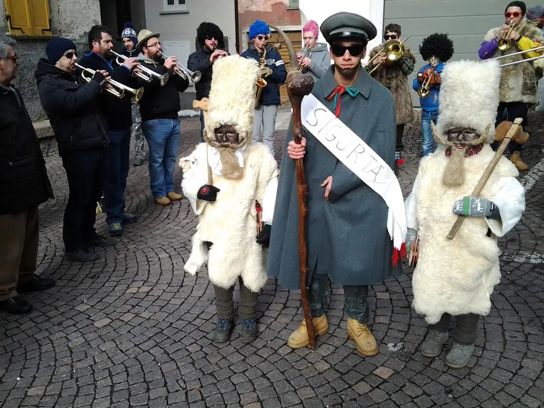 Carnevale colora Cantù e Schinagno