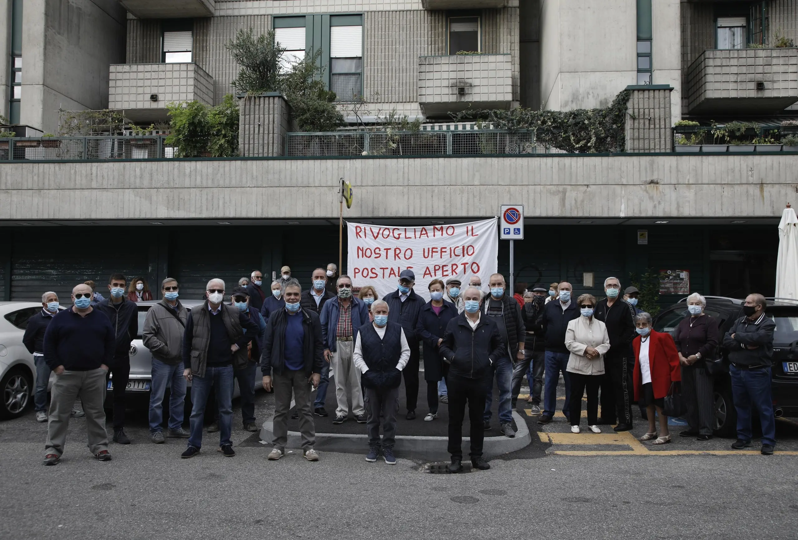 "Poste, riaprite via Giusti"