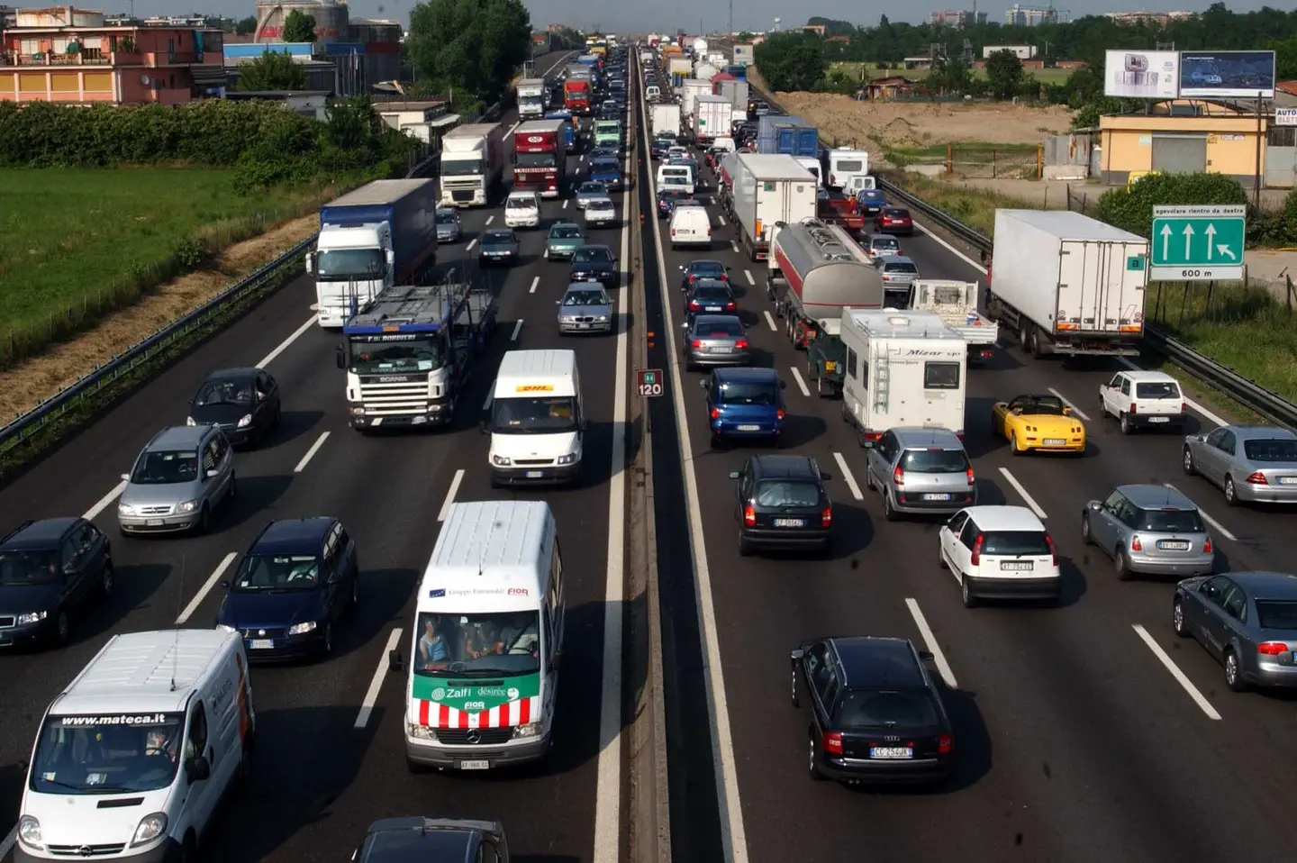 Traffico, la situazione in Lombardia nel sabato da "bollino nero"