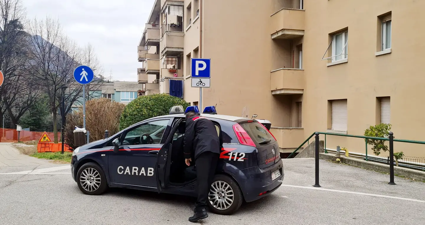 Anziano uccide la moglie a Lecco: "Era malata, insopportabile vederla soffrire"