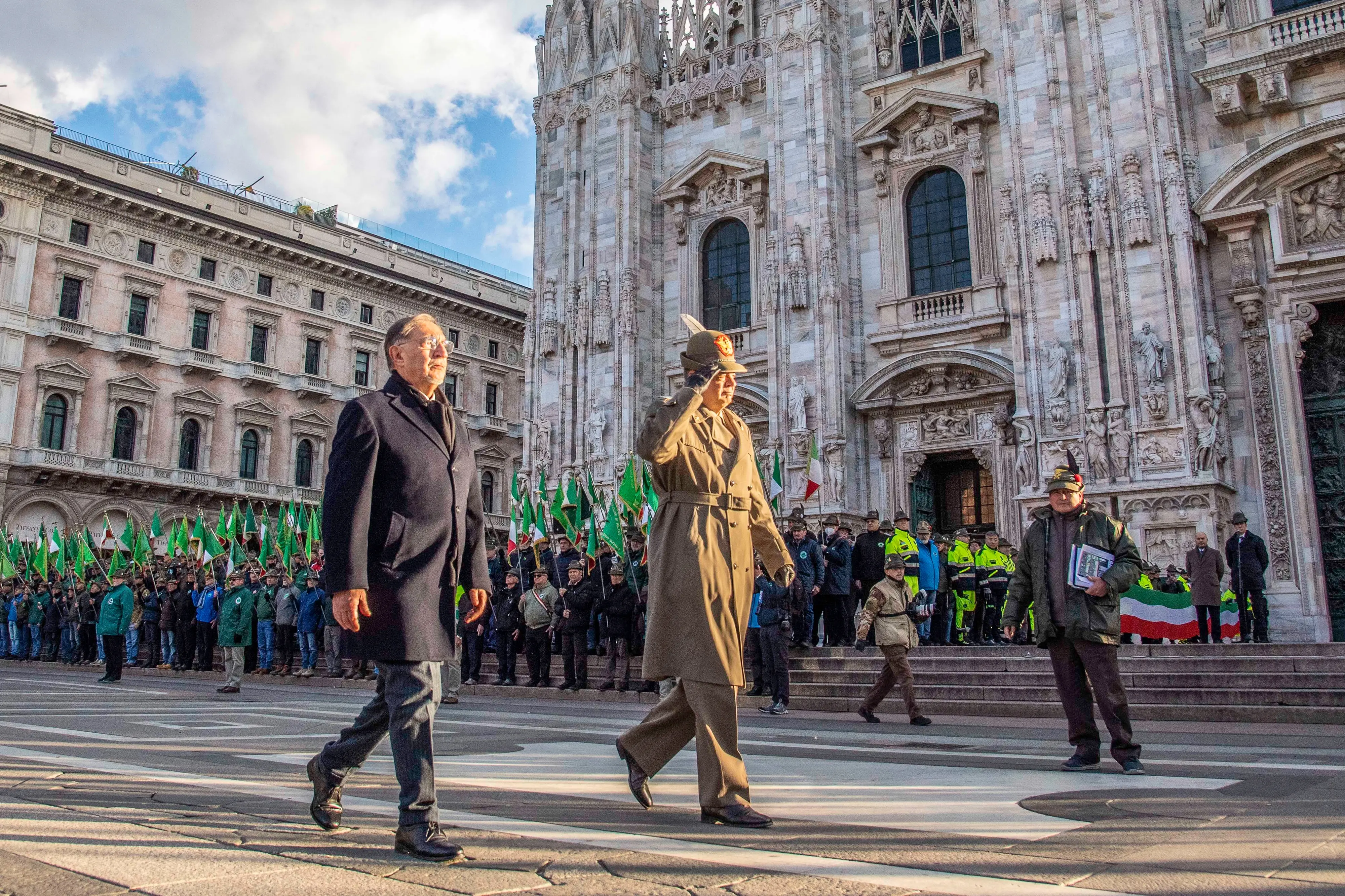 Celebrazione Alpini, La Russa in Duomo: disegno legge mini-naja volontaria di 40 giorni