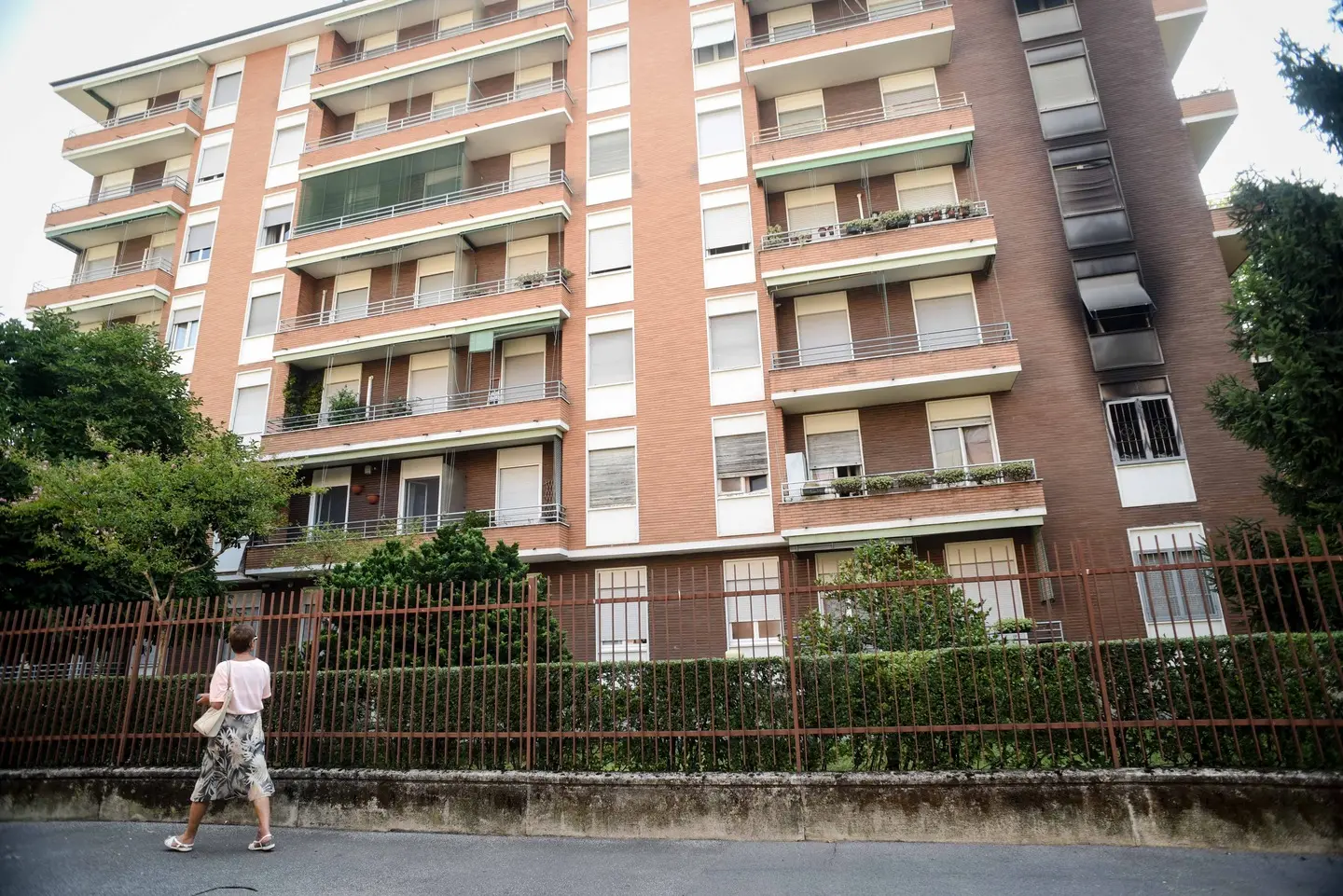 Incendio in un'appartamento in Bicocca, tre intossicati