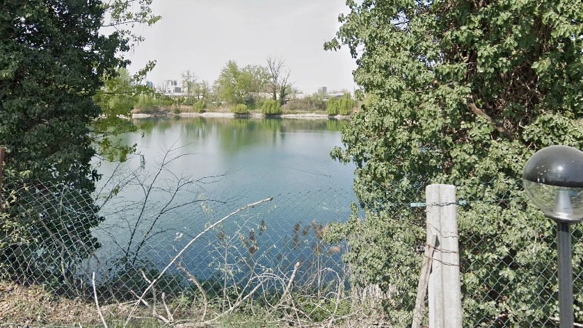 Il laghetto artificiale tra Corsico e Ronchetto sul Naviglio in cui è stato trovato il cadavere