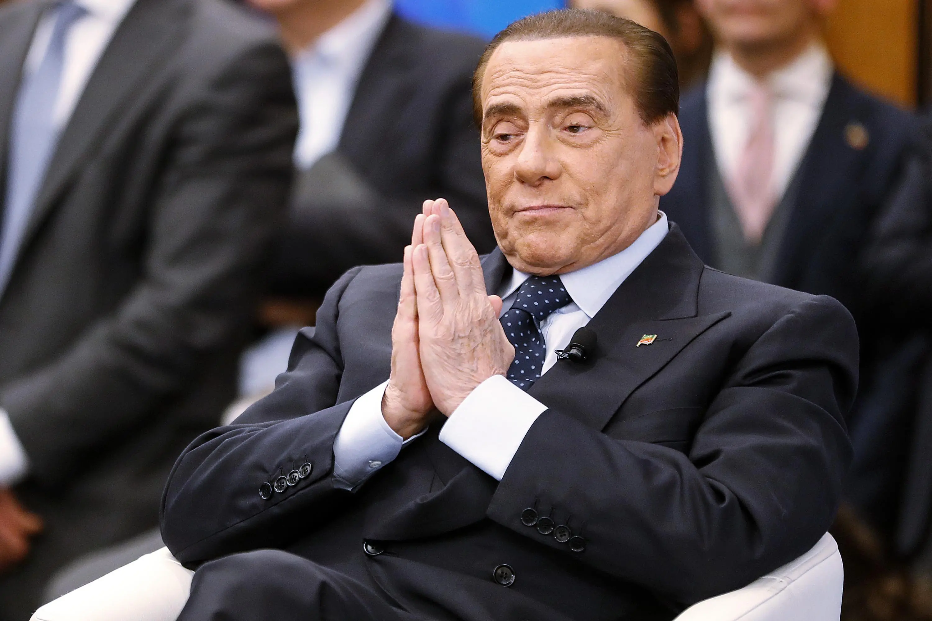 Silvio Berlusconi operato al San Raffaele, i medici: "Dimissioni lunedì"