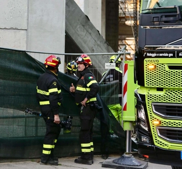 Crollo cantiere Firenze, quattro morti e ancora un disperso. Choc a Palazzolo sull’Oglio: “Raccolta fondi per aiutare le famiglie”